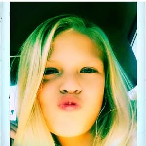 Meet your Posher, Madelyn